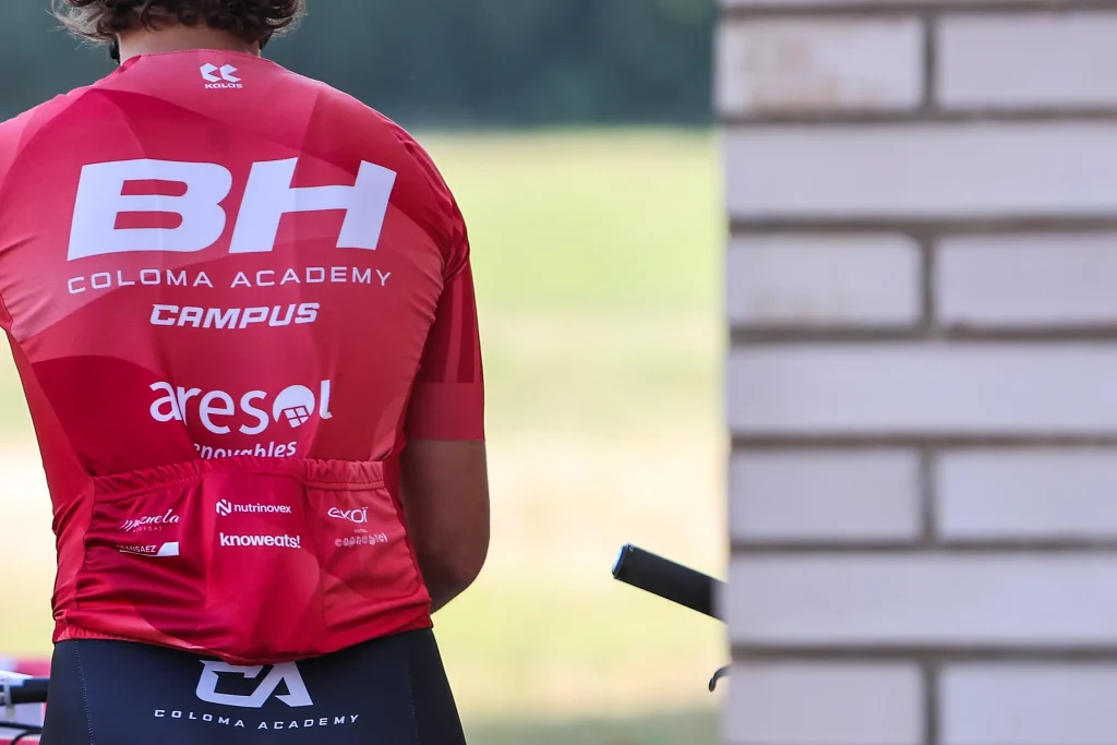 Aresol patrocinador de la BH Coloma Academy que está en pleno campus de verano de btt