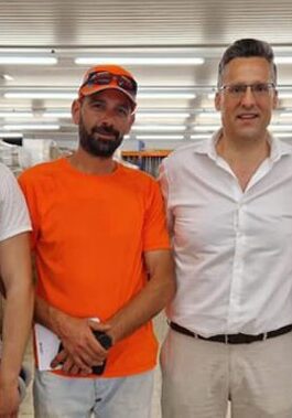 Alberto con miembros de la ONG Fundación Benéfica Litavry.