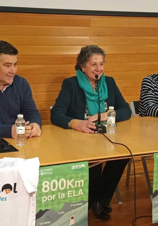 Momento de la rueda de prensa para hacer pública la iniciativa de 800 km por la ELA